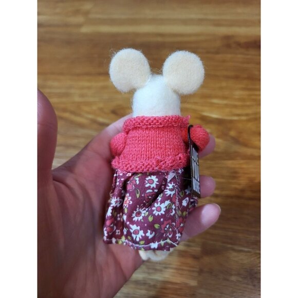 Primitives by Kathy 33570, Box Sign Mouse - Love You More, 4 Inches Tall Multi - Picture 2 of 2